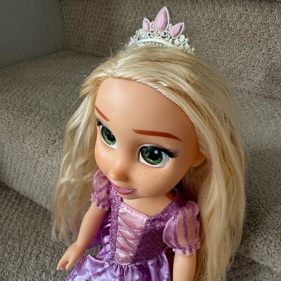 2/25$ Rapunzel doll - Picture 5 of 5